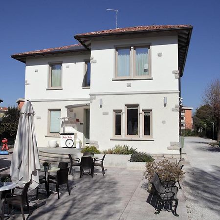 Residence Villa Frio Frio Ronchi Dei Legionari Exteriör bild